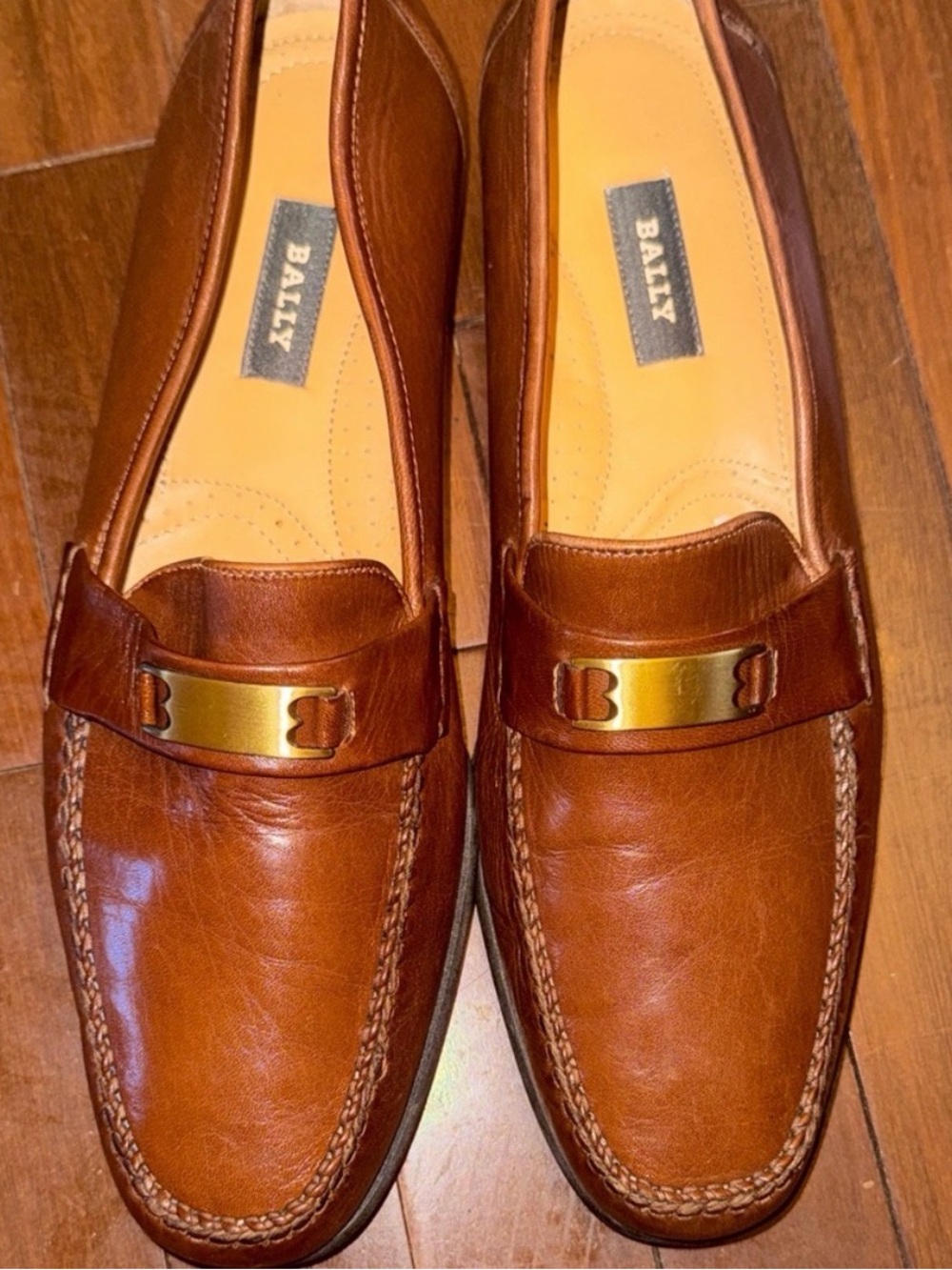 EUC Bally Brown Leather Penny Loafers with Gold Accent Like New! Italian made!
